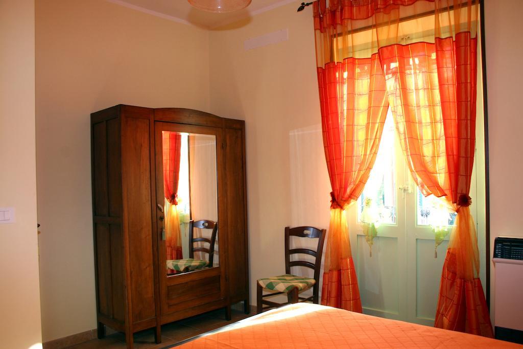 Lettomanoppello Residence La Casa Di Vittorio חדר תמונה