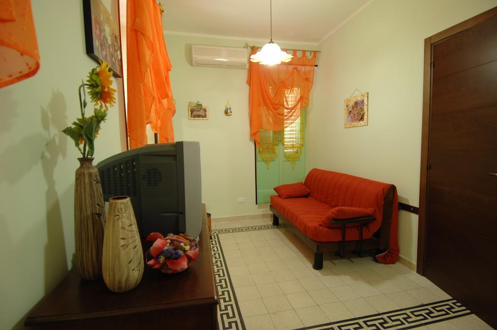 Lettomanoppello Residence La Casa Di Vittorio חדר תמונה